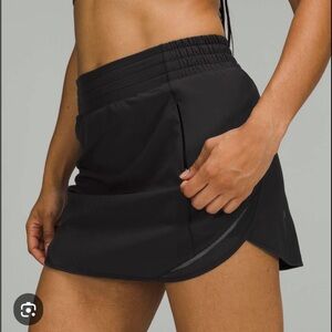 Lululemon Hotty Hot High Rise Skirt 2.5”
